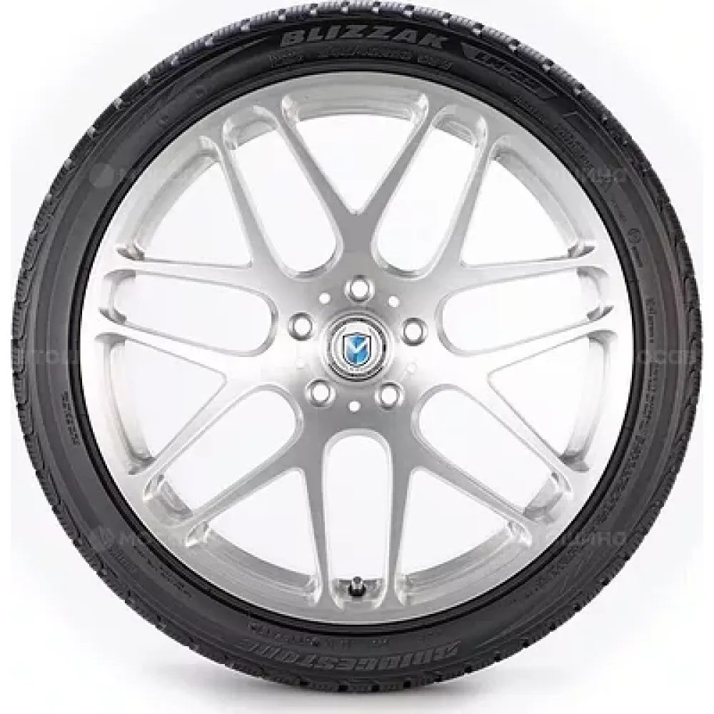 Bridgestone Blizzak LM32 245/40 R17 95V XL
