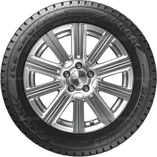 Bridgestone Ice Cruiser 7000 235/55 R19 101T
